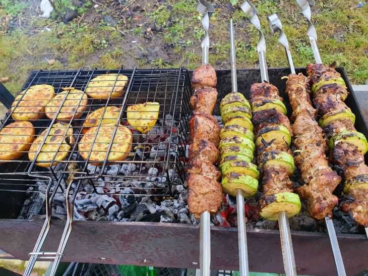 Какое мясо выбрать для шашлыков на майские праздники Какое мясо выбрать для шашлыков на майские праздники