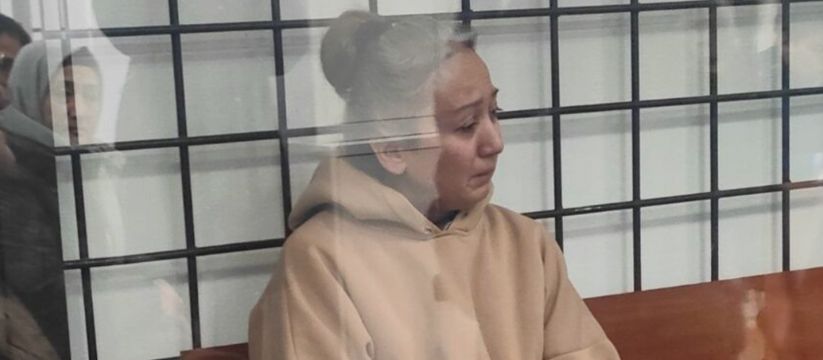 «Освободить в зале суда»: жительница Татарстана, напавшая на сына с ножом, избежала колонии