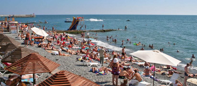 «Море грязное и люди здесь дикие»: россияне высказались об отдыхе на Черном море