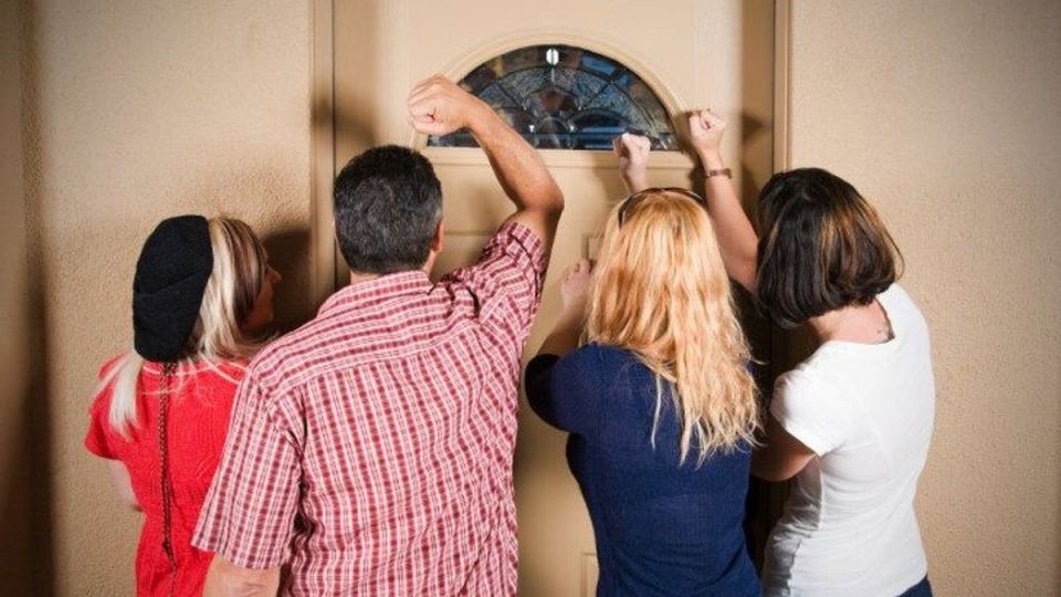 Пять типов гостей, которых не стоит впускать в свой дом