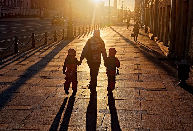 Как изменяются условия для одиноких родителей: новое слово в поддержке детей
