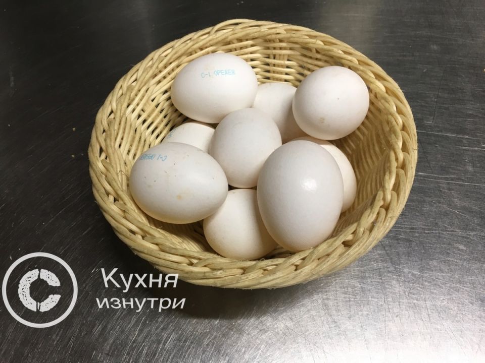 Почему свежие яйца не всегда взбиваются в идеальную пену