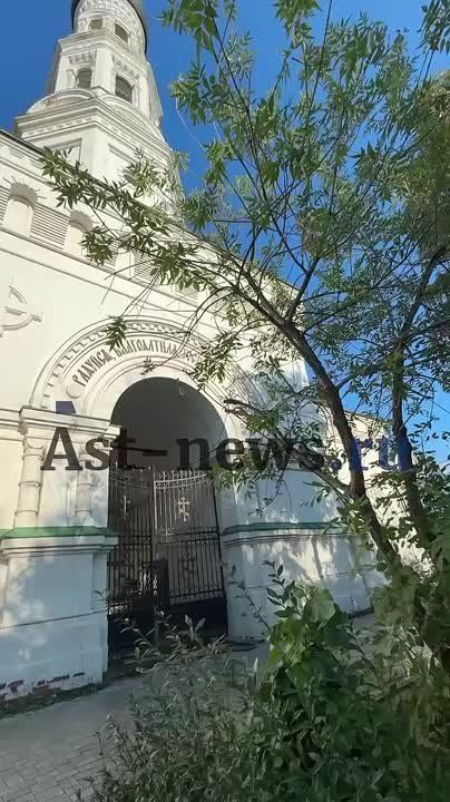      ,       ,   