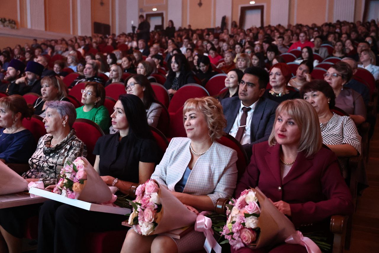 В Астраханской области отметили 80-летие онкологической службы В Астраханской области отметили 80-летие онкологической службы