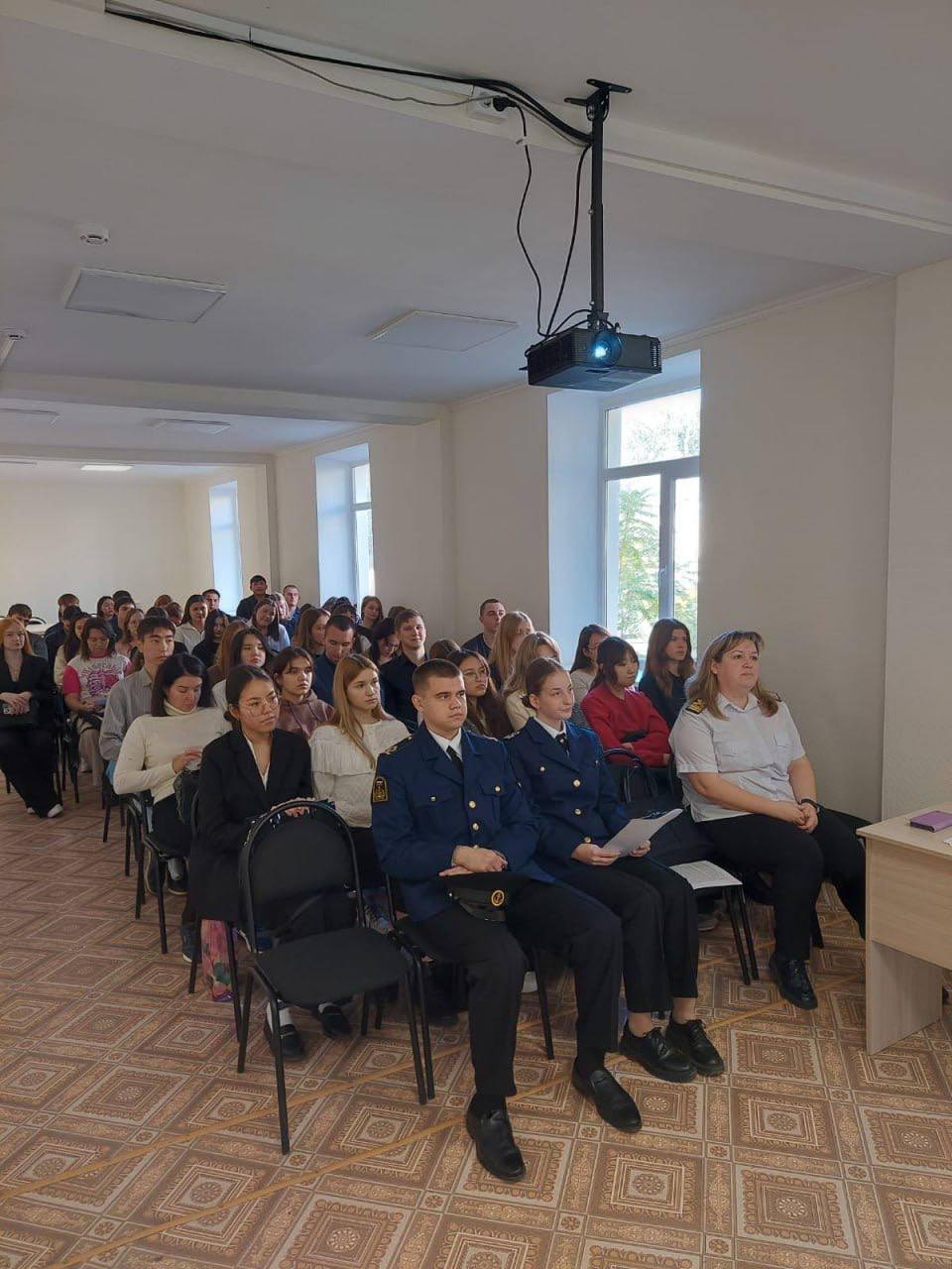 В Астрахани, в атмосфере живого диалога, прошел межвузовский круглый стол «Выборы в истории Астраханской области», организованный Центром избирательного права и процесса совместно с региональной избирательной комиссией