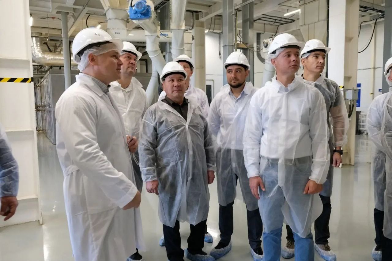 Астраханские «победоносцы» посетили предприятия ОЭЗ «Лотос» Астраханские «победоносцы» посетили предприятия ОЭЗ «Лотос»