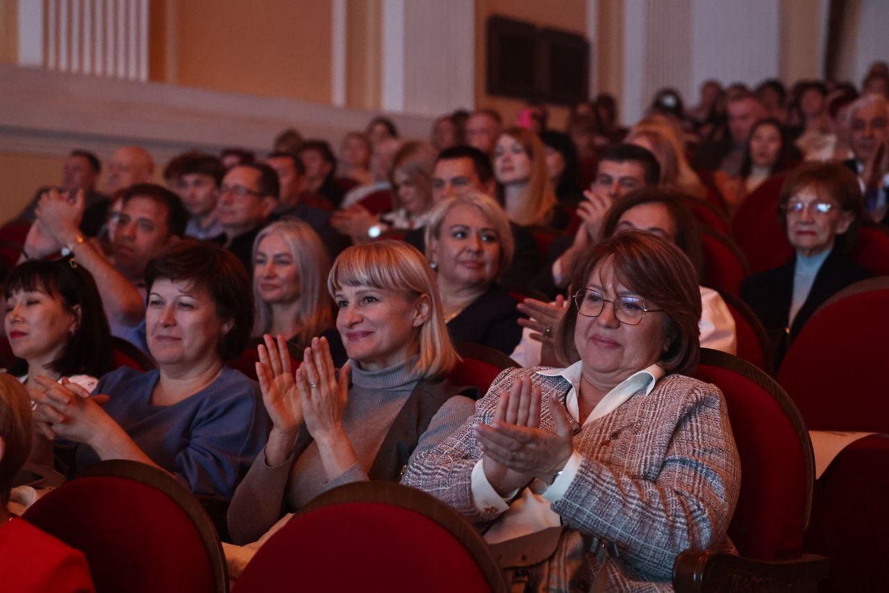 В Астраханской области отметили 80-летие онкологической службы В Астраханской области отметили 80-летие онкологической службы