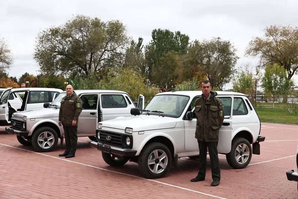 Губернатор Игорь Бабушкин вручил новые автомобили инспекторам службы природопользования Губернатор Игорь Бабушкин вручил новые автомобили инспекторам службы природопользования