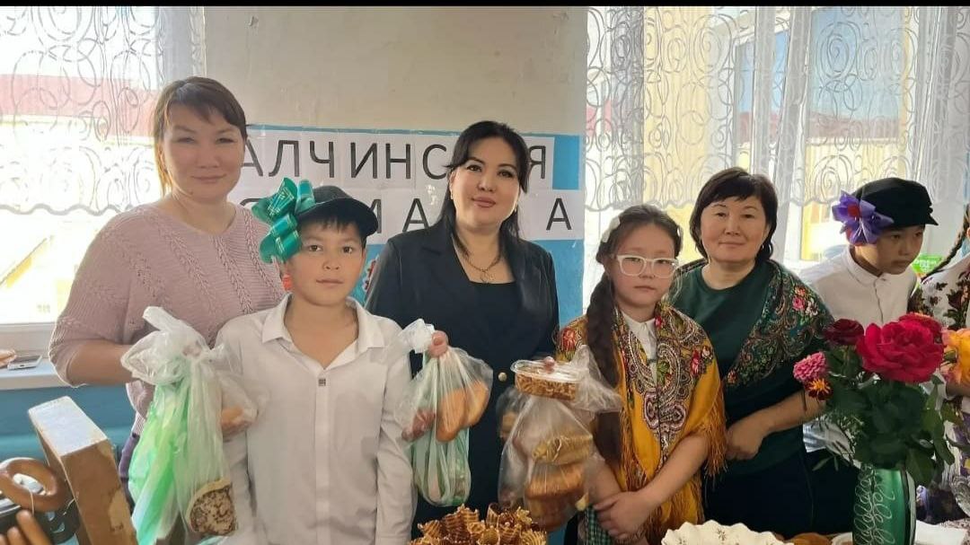 В Алчинской школе прошла Благотворительная ярмарка, согретая душевным теплом и предназначенная для поддержки участников СВО В Алчинской школе прошла Благотворительная ярмарка, согретая душевным теплом и предназначенная для поддержки участников СВО