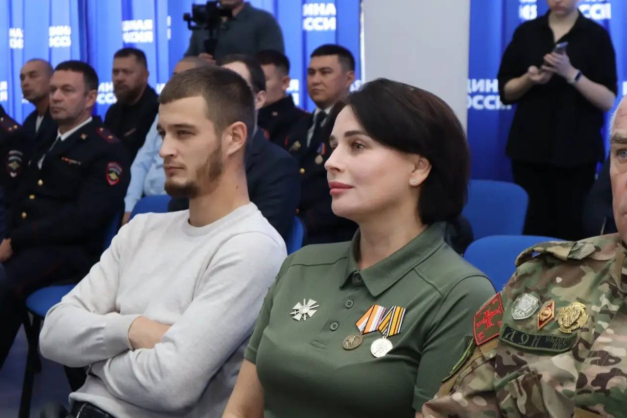 В Астрахани обсудили меры поддержки бойцов СВО В Астрахани обсудили меры поддержки бойцов СВО