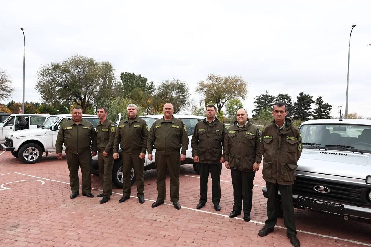 Губернатор Игорь Бабушкин вручил новые автомобили инспекторам службы природопользования