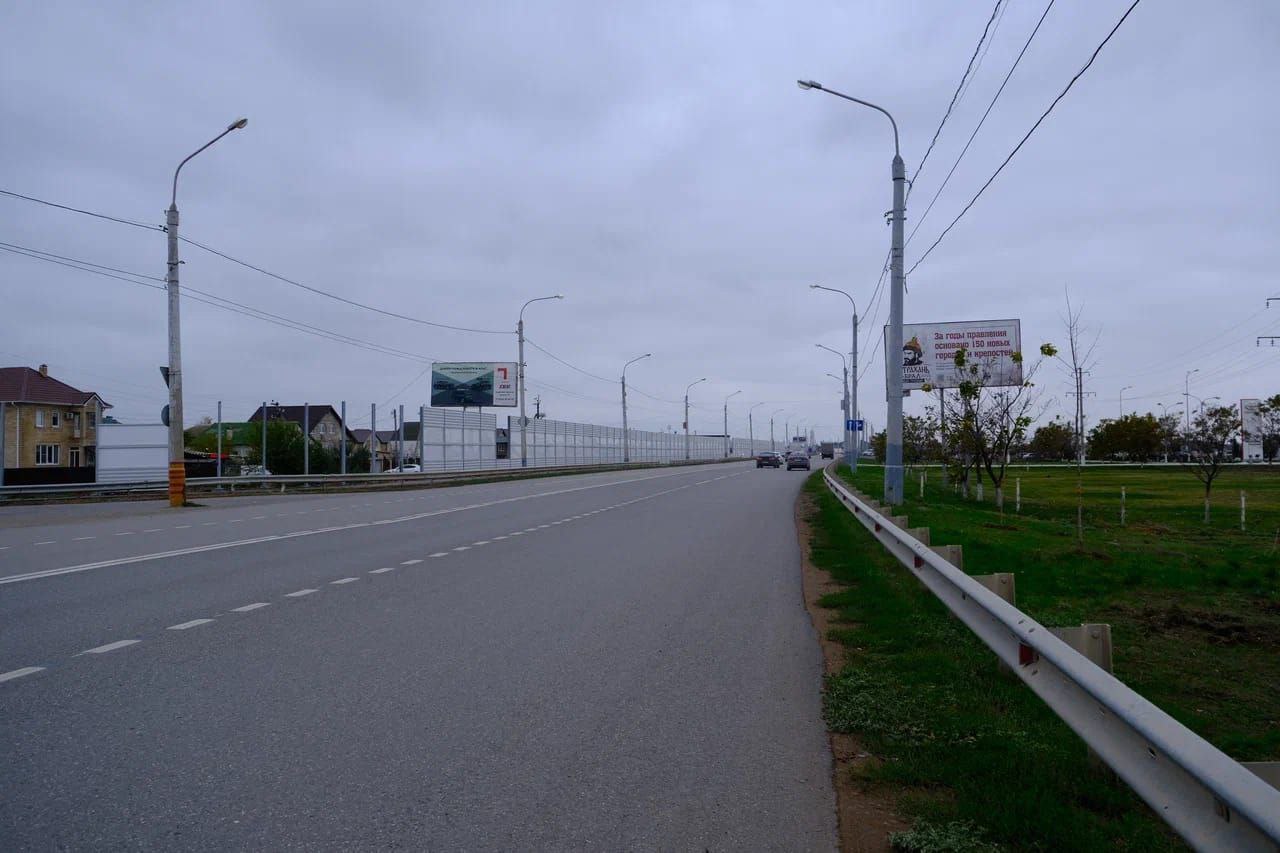 Игорь Редькин: Продолжаем работу по созданию зеленых зон вдоль городских улиц - высадили 13 крупномерных кленов на Аэропортовского шоссе Игорь Редькин: Продолжаем работу по созданию зеленых зон вдоль городских улиц - высадили 13 крупномерных кленов на Аэропортовского шоссе