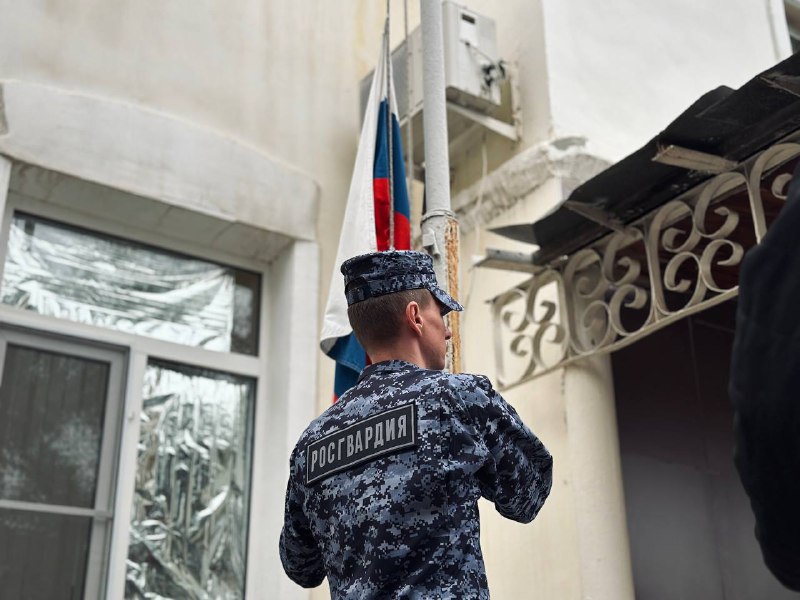 В Астрахани наградили офицеров в честь Дня вневедомственной охраны Росгвардии В Астрахани наградили офицеров в честь Дня вневедомственной охраны Росгвардии