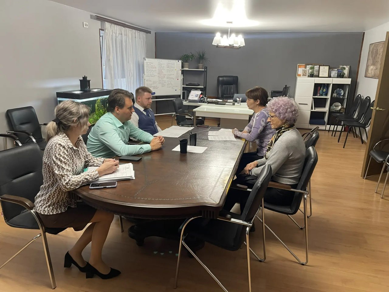 Сегодня глава города Александр Сиваков лично встретился с жителями, чтобы выслушать их обращения Сегодня глава города Александр Сиваков лично встретился с жителями, чтобы выслушать их обращения