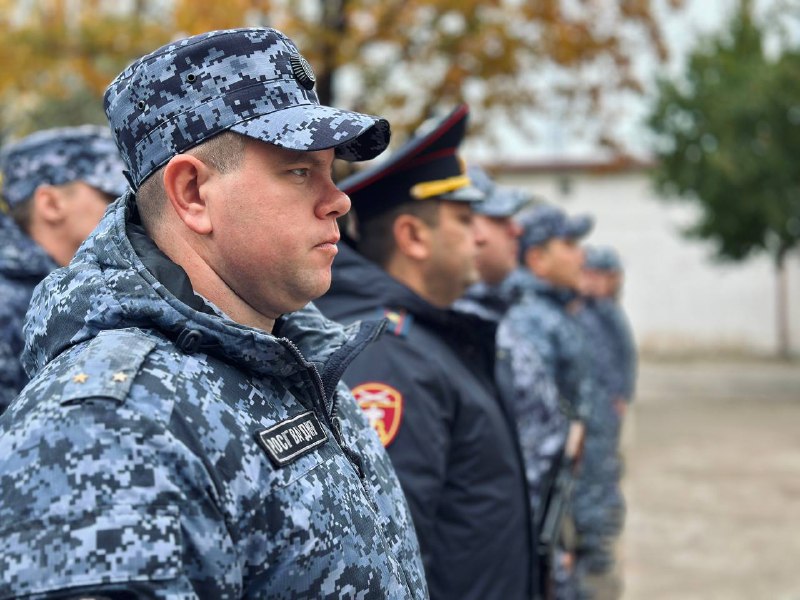 В Астрахани наградили офицеров в честь Дня вневедомственной охраны Росгвардии В Астрахани наградили офицеров в честь Дня вневедомственной охраны Росгвардии