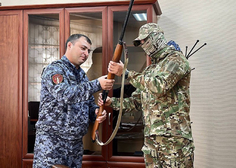 Росгвардейцы отправили очередную партию оружия астраханцам – участникам специальной военной операции Росгвардейцы отправили очередную партию оружия астраханцам – участникам специальной военной операции