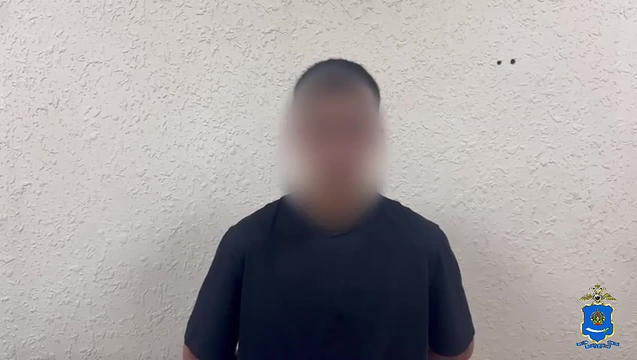 Героя ролика, который вытянул за шею лебедя из озера на берег в Астрахани, разыскали полицейские