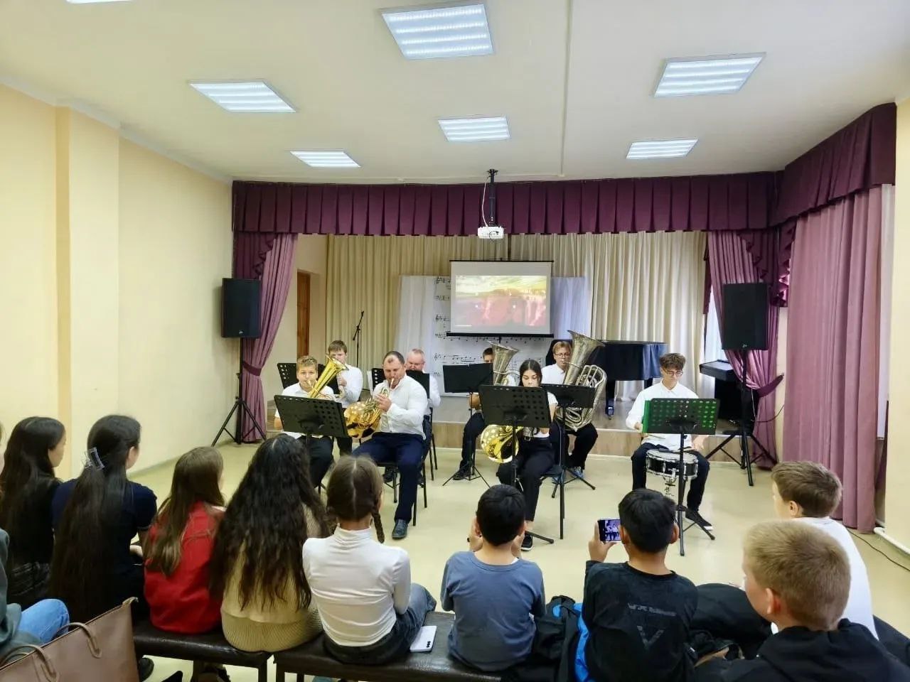 В Астраханской области в Камызякской детской школе искусств открылось фольклорное отделение В Астраханской области в Камызякской детской школе искусств открылось фольклорное отделение