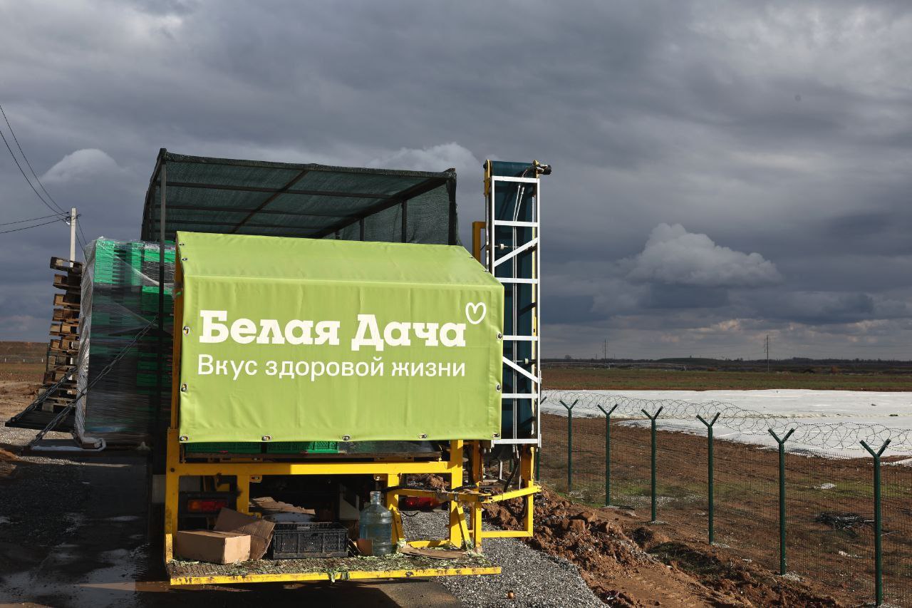 Губернатор Игорь Бабушкин посетил предприятие по выращиванию овощей в Астраханской области Губернатор Игорь Бабушкин посетил предприятие по выращиванию овощей в Астраханской области