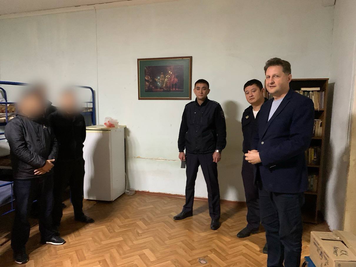 Общественный совет при УМВД по Астраханской области оценил работу Центра временного содержания иностранных граждан Общественный совет при УМВД по Астраханской области оценил работу Центра временного содержания иностранных граждан