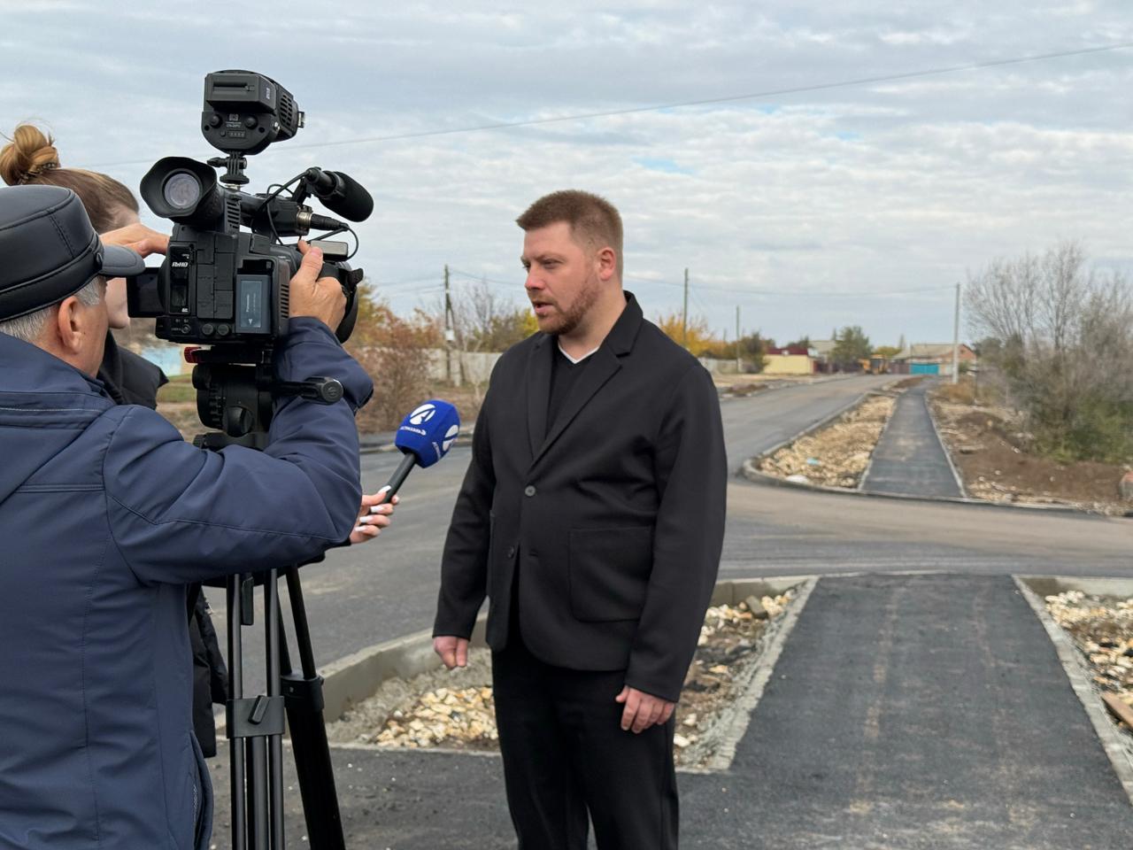 Сегодня я дал интервью региональному телеканалу Астрахань 24, в котором обсудил строительство объездной дороги в Ахтубинске