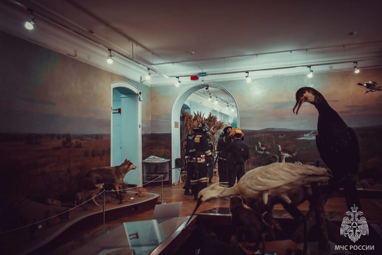 Астраханские огнеборцы спасли из огня золото кочевников