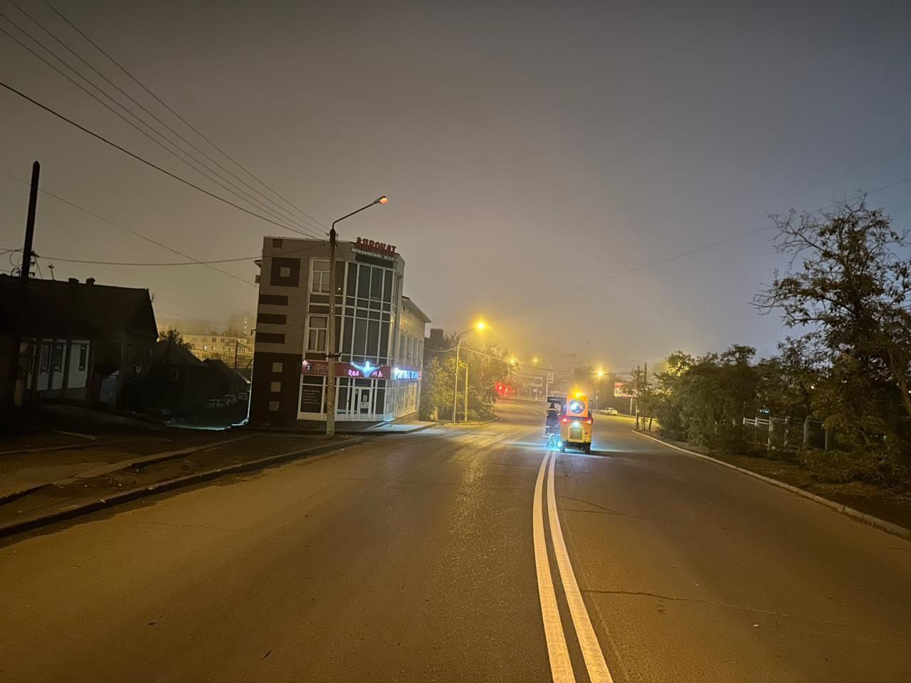 В Астрахани продолжается обновление дорожной разметки