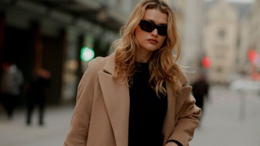 Стилист назвал достойную альтернативу приевшемуся бежевому пальто: вариант беспроигрышный