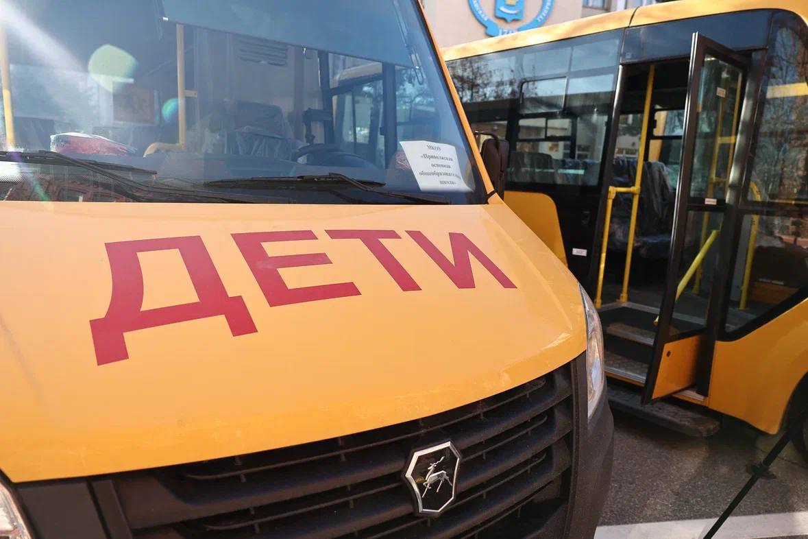 Автопарк Астраханской области пополнился 11 новыми автобусами для сельских школ Автопарк Астраханской области пополнился 11 новыми автобусами для сельских школ