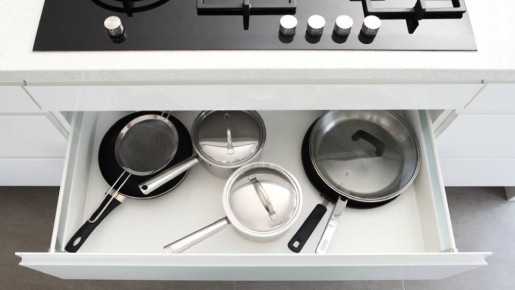 Вмиг избавитесь от уродливых потеков на посуде из нержавейки: вот откуда они берутся