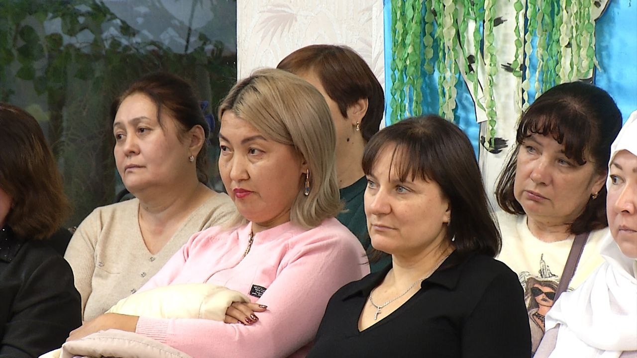 Министр социального развития и труда Астраханской области встретился с коллективом дома ребенка «Капелька» Министр социального развития и труда Астраханской области встретился с коллективом дома ребенка «Капелька»