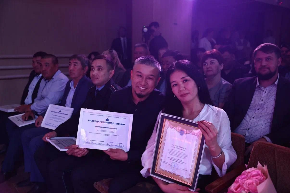 Губернатор Астраханской области поздравил жителей Володарского района с двойным праздником Губернатор Астраханской области поздравил жителей Володарского района с двойным праздником