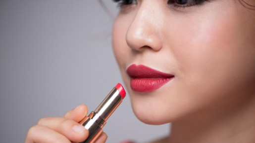 Пластилиновый эффект: этой декоративной косметике не место в вашей сумочке зимой