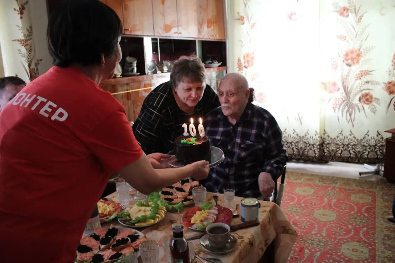 100-летний юбилей отметил ветеран Великой Отечественной войны из Ахтубинского района Николай Бобровский, сообщили в пресс-службе губернатора