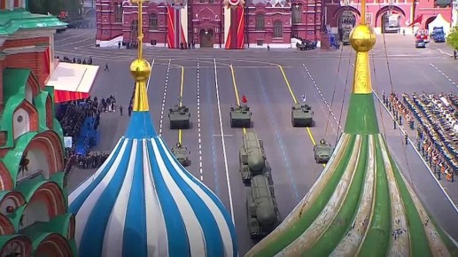 Поздравления из космоса. Космонавты Сергей Рыжиков, Алексей Зубрицкий и Олег Платонов поздравили россиян с Днём народного единства с борта МКС