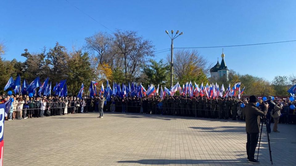 Игорь Редькин: Сегодня наша великая страна отмечает один из самых значимых и важных праздников – День народного единства, символизирующий сплоченность и великую силу народа России Игорь Редькин: Сегодня наша великая страна отмечает один из самых значимых и важных праздников – День народного единства, символизирующий сплоченность и великую силу народа России