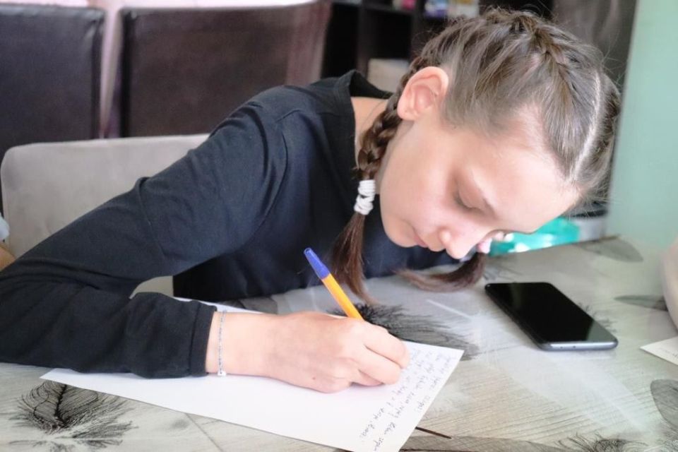 «Спасибо за то, что делаете для нас»: юные астраханцы написали письма бойцам СВО «Спасибо за то, что делаете для нас»: юные астраханцы написали письма бойцам СВО