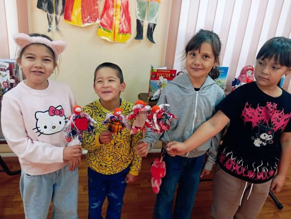 В День народного единства наши коллеги из районных избирательных комиссий организовали цикл мероприятий, направленных на воспитание в молодежи патриотизма и любви к Родине В День народного единства наши коллеги из районных избирательных комиссий организовали цикл мероприятий, направленных на воспитание в молодежи патриотизма и любви к Родине