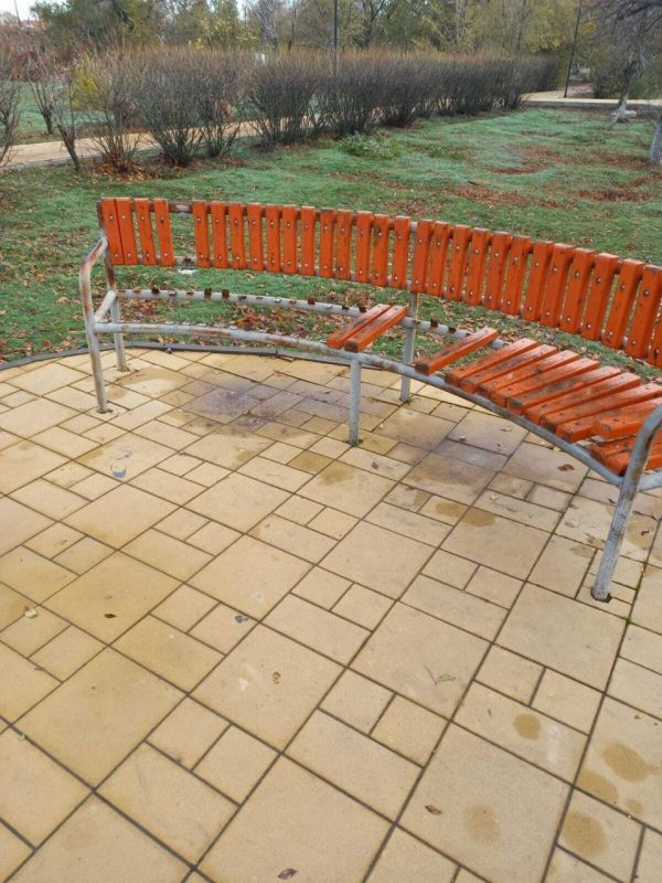 В Ахтубинске снова активизировались вандалы, портящие городское имущество В Ахтубинске снова активизировались вандалы, портящие городское имущество