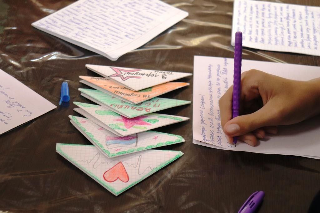 «Спасибо за то, что делаете для нас»: юные астраханцы написали письма бойцам СВО «Спасибо за то, что делаете для нас»: юные астраханцы написали письма бойцам СВО