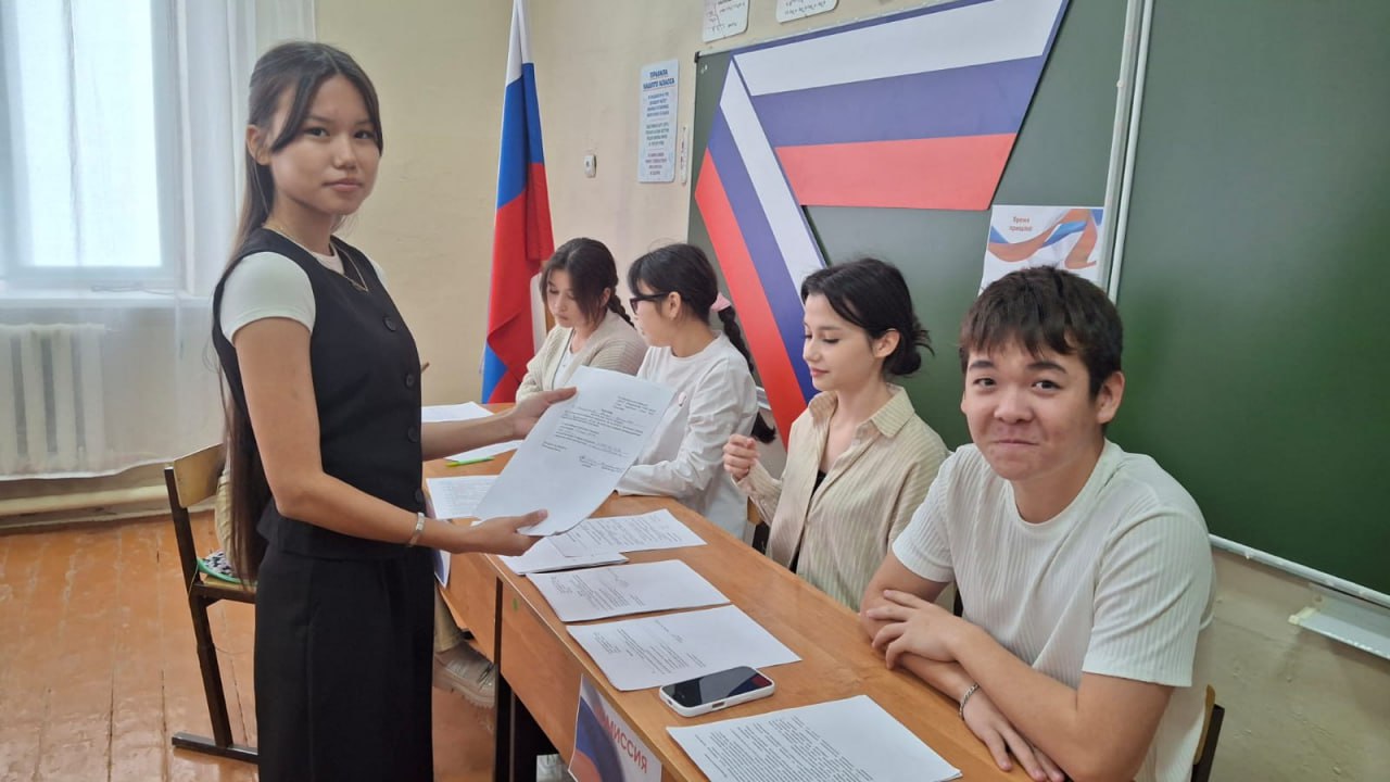 Волна предвыборного азарта захлестнула 20 школ Володарского района: здесь полным ходом идет избирательная кампания по выборам Президента школы Волна предвыборного азарта захлестнула 20 школ Володарского района: здесь полным ходом идет избирательная кампания по выборам Президента школы