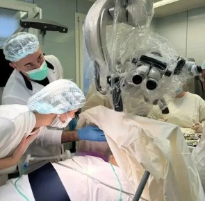 «Бодрствующую» операцию на мозге впервые провели в Астрахани