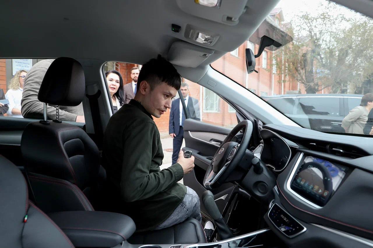 Первый адаптированный автомобиль передан ветерану СВО в Астрахани Первый адаптированный автомобиль передан ветерану СВО в Астрахани