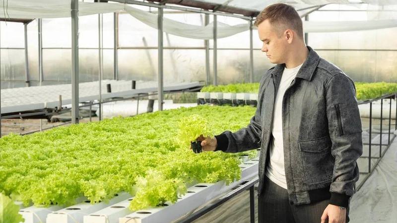 Учёный из Астрахани стал финалистом премии «Молодой предприниматель России» Учёный из Астрахани стал финалистом премии «Молодой предприниматель России»