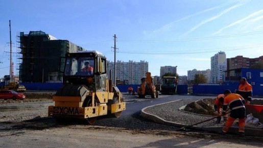 В Астрахани благоустраивают дорогу к новой поликлинике