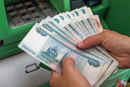 Пенсии для тех, кто не работал: как выжить без трудового стажа в России