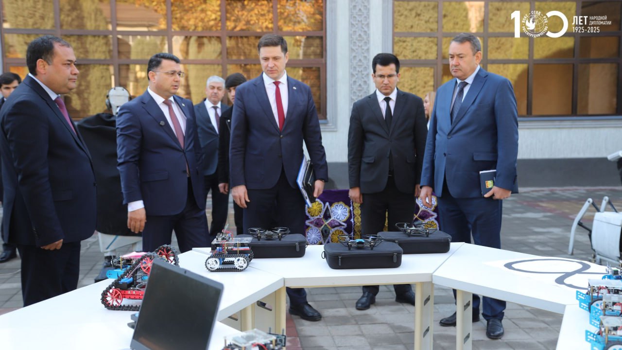 Дни робототехники, инновационных образовательных технологий и информатики стартовали в Таджикистане Дни робототехники, инновационных образовательных технологий и информатики стартовали в Таджикистане
