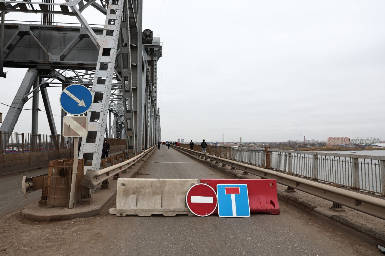 На Старом мосту в Астрахани запущено реверсивное движение На Старом мосту в Астрахани запущено реверсивное движение