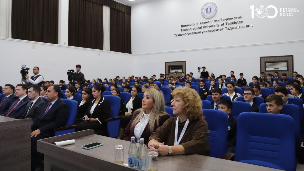Дни робототехники, инновационных образовательных технологий и информатики стартовали в Таджикистане Дни робототехники, инновационных образовательных технологий и информатики стартовали в Таджикистане