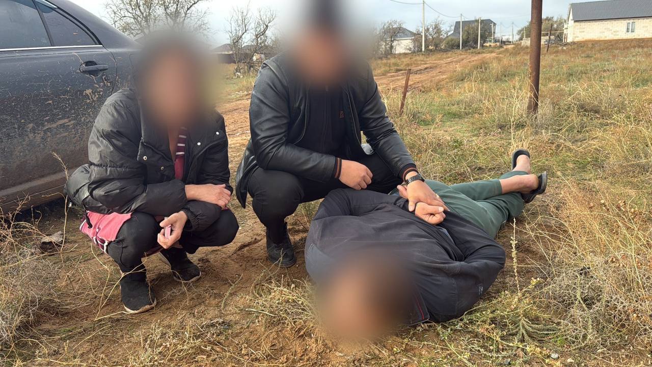 В Наримановском районе наркополицейские задержали подозреваемого в незаконном хранении и сбыте наркотического вещества растительного происхождения В Наримановском районе наркополицейские задержали подозреваемого в незаконном хранении и сбыте наркотического вещества растительного происхождения